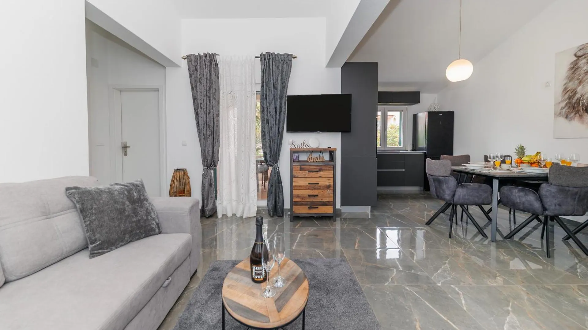 Apartmani Riva Zadar 0*,  Kroatien
